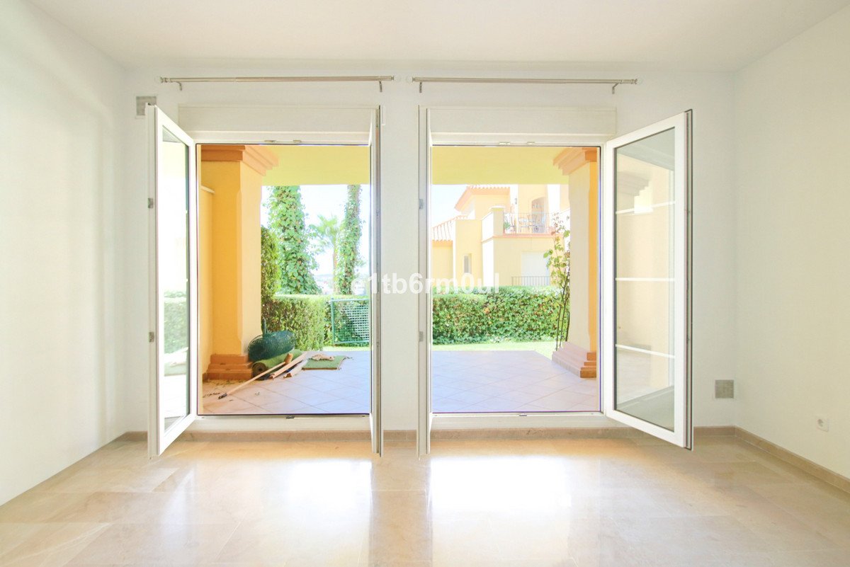 3 Bed Ground Floor Apartment in Nueva Andalucía