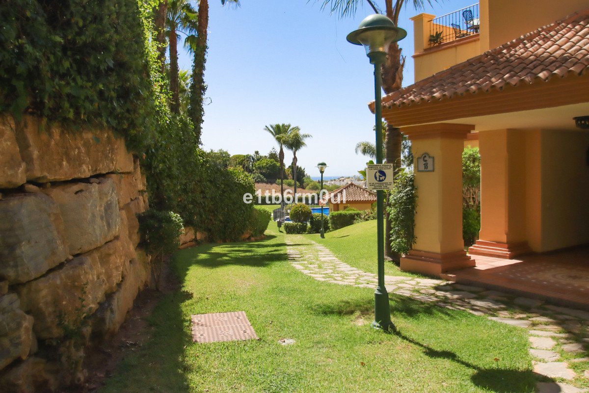 3 Bed Ground Floor Apartment in Nueva Andalucía