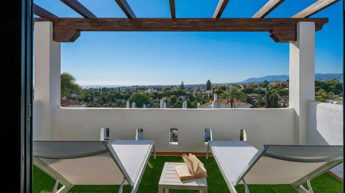 3 Bed Penthouse Duplex in Nueva Andalucía
