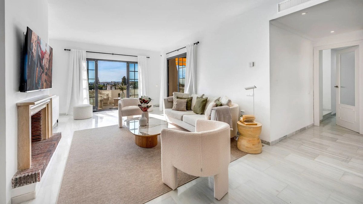 3 Bed Penthouse Duplex in Nueva Andalucía