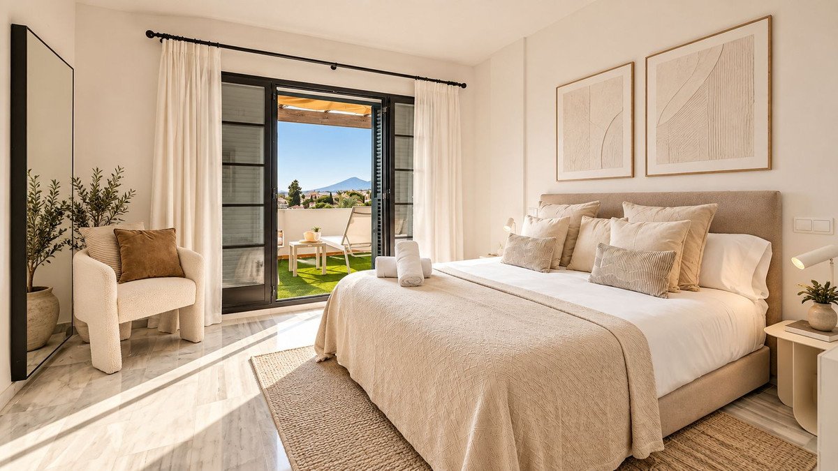 3 Bed Penthouse Duplex in Nueva Andalucía
