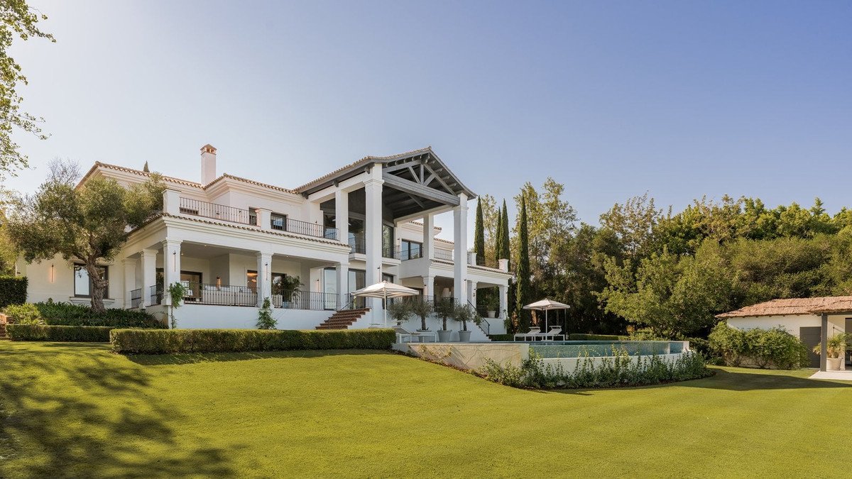 6 Bed Detached Villa in Sotogrande