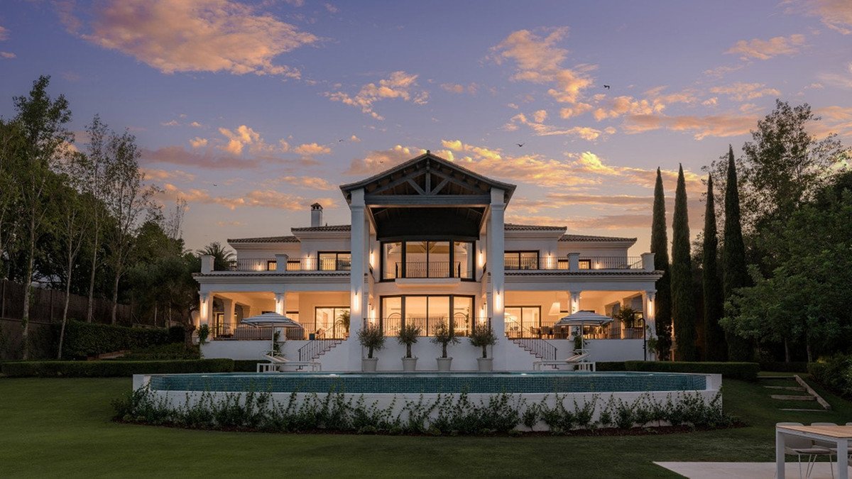 6 Bed Detached Villa in Sotogrande