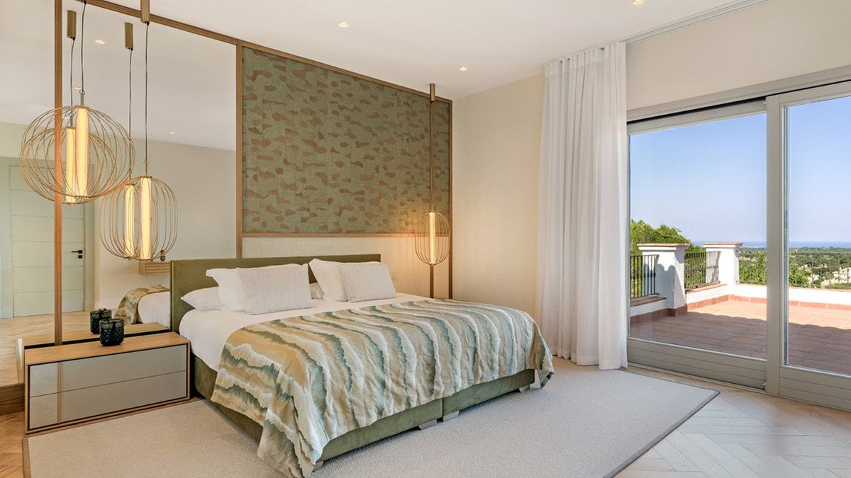 6 Bed Detached Villa in Sotogrande