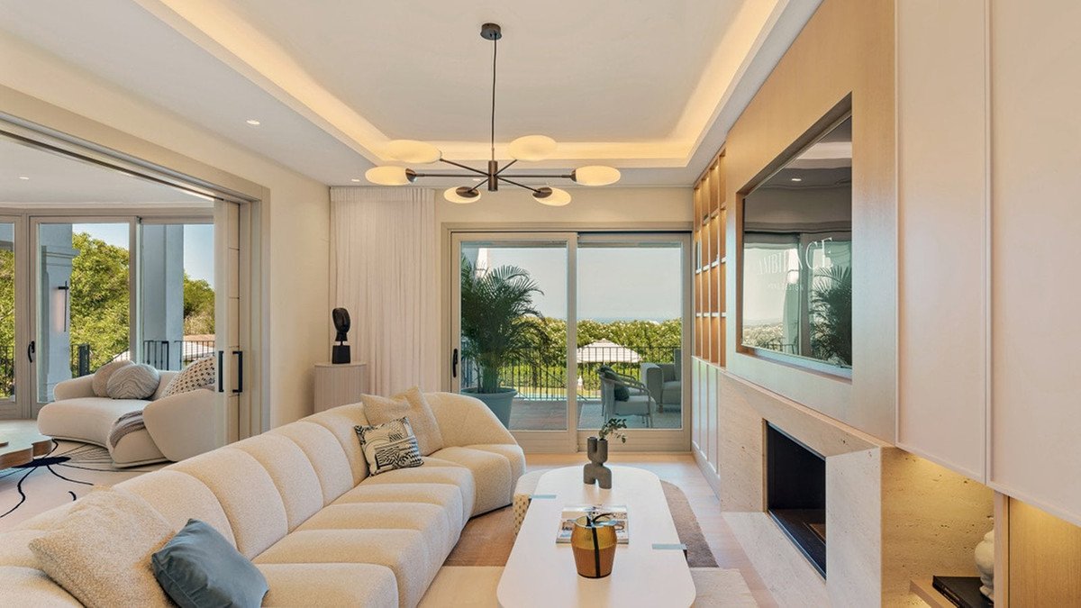 6 Bed Detached Villa in Sotogrande