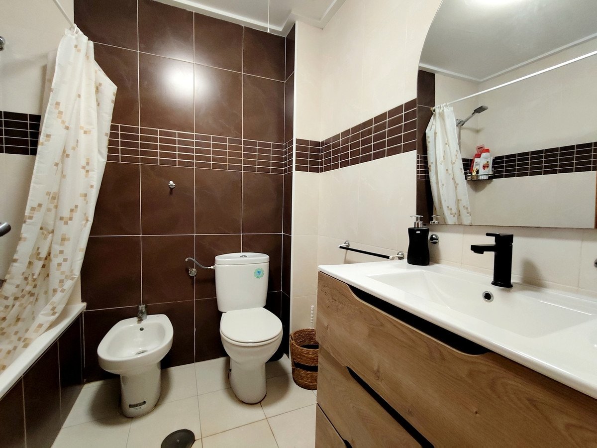 3 Bed Middle Floor Apartment in Torrevieja
