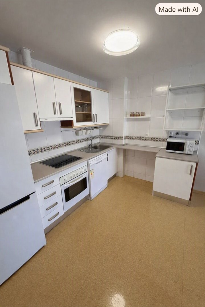 2 Bed Middle Floor Apartment in San Luis de Sabinillas