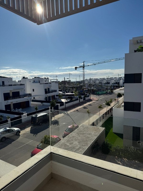 2 Bed Middle Floor Apartment in Los Alcazares