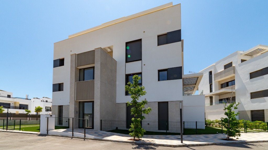 2 Bed Middle Floor Apartment in Los Alcazares