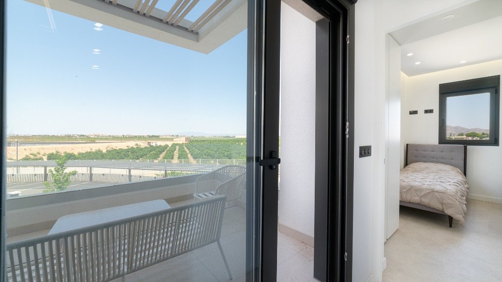 2 Bed Middle Floor Apartment in Los Alcazares