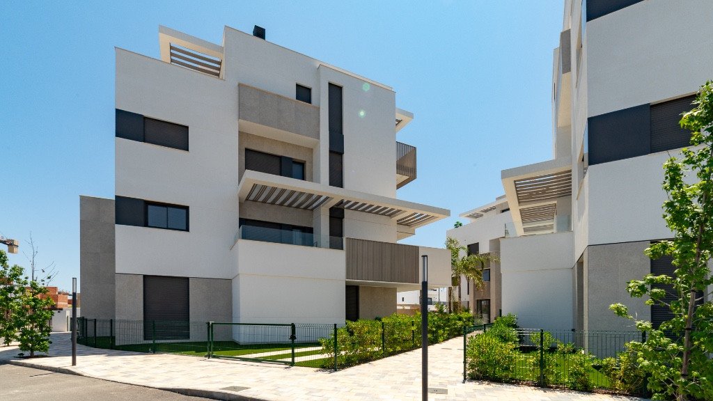 2 Bed Middle Floor Apartment in Los Alcazares