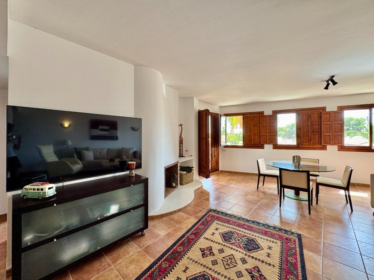 2 Bed Middle Floor Apartment in Punta Prima