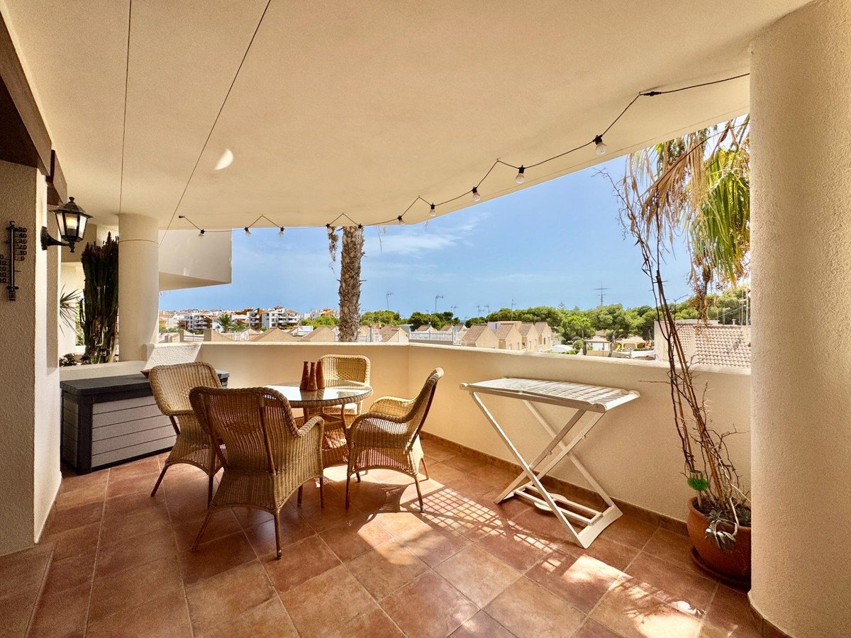 2 Bed Middle Floor Apartment in Punta Prima