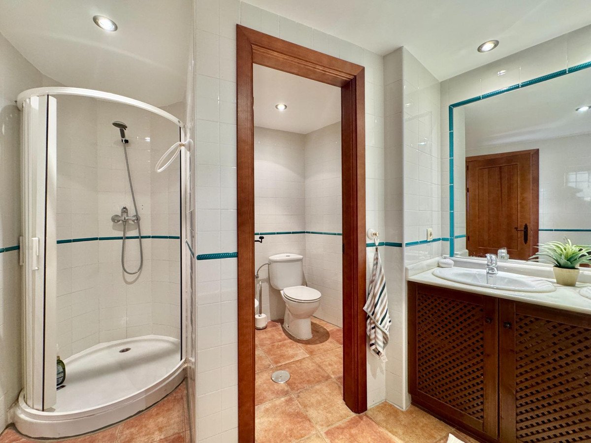 2 Bed Middle Floor Apartment in Punta Prima