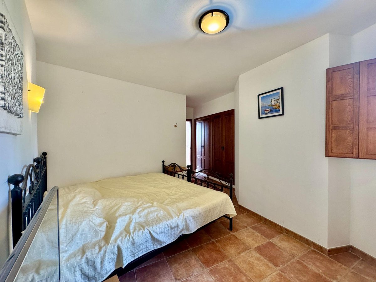 2 Bed Middle Floor Apartment in Punta Prima