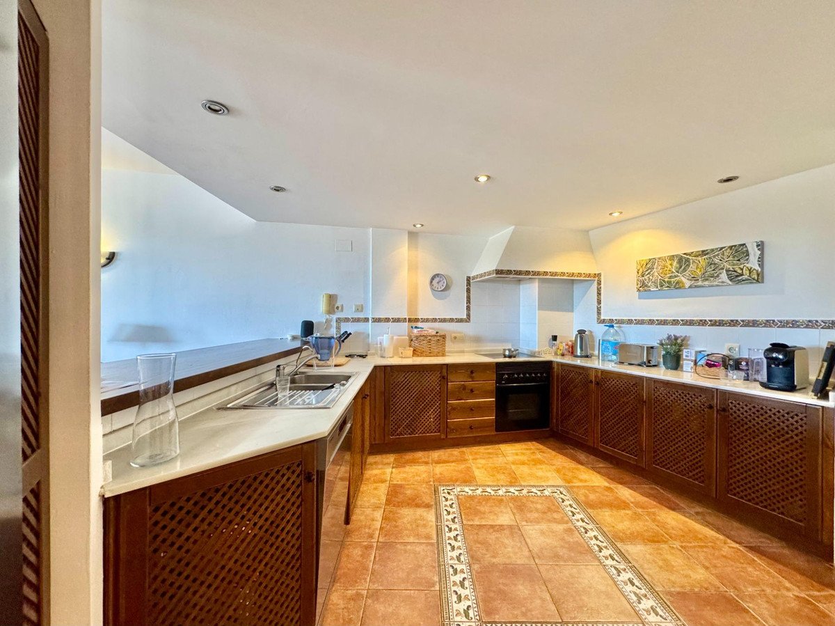 2 Bed Middle Floor Apartment in Punta Prima