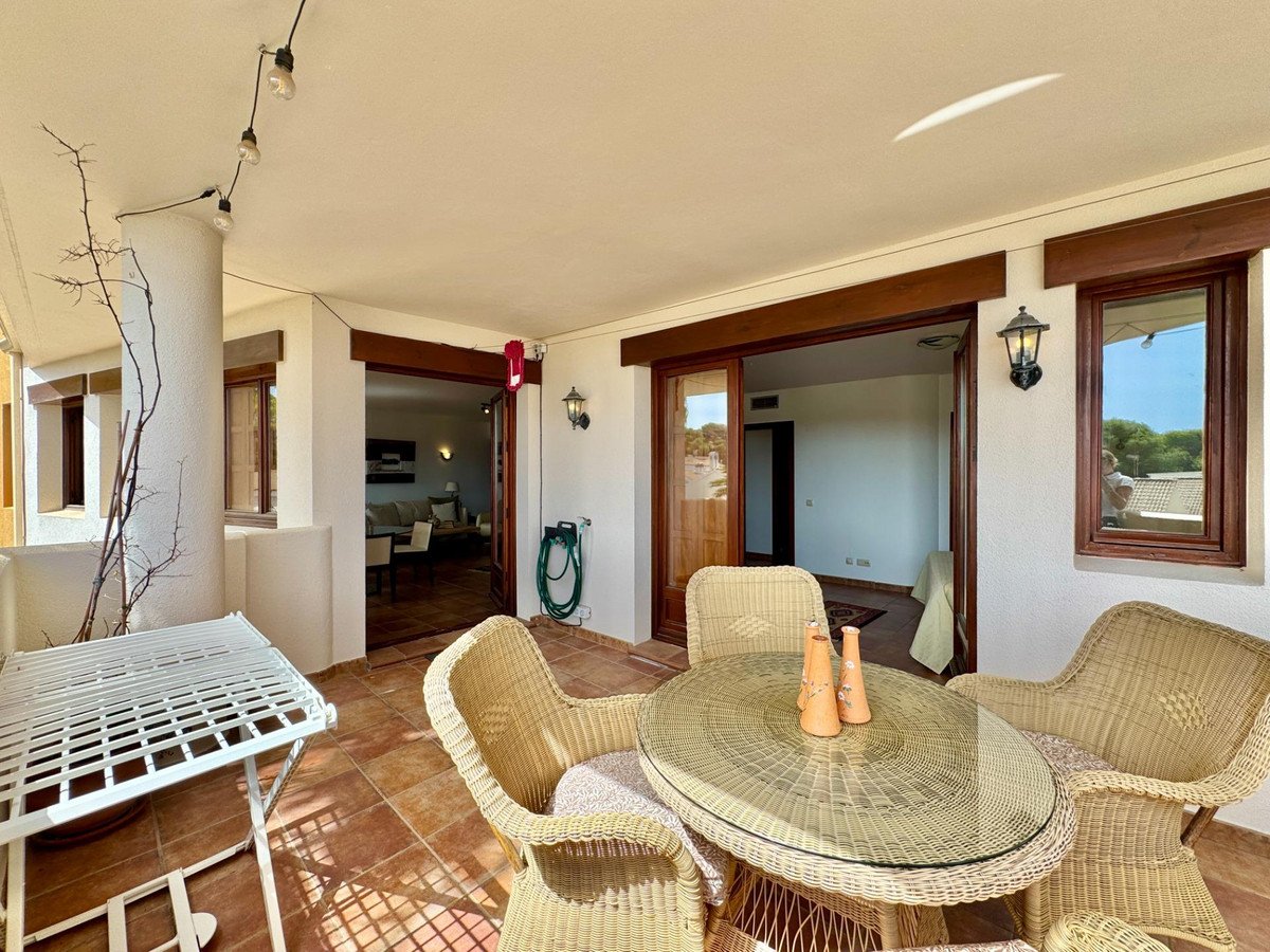 2 Bed Middle Floor Apartment in Punta Prima