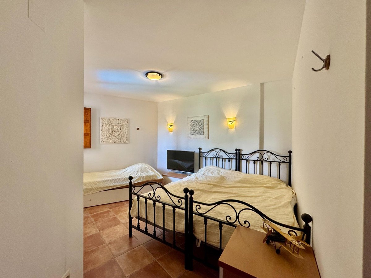 2 Bed Middle Floor Apartment in Punta Prima