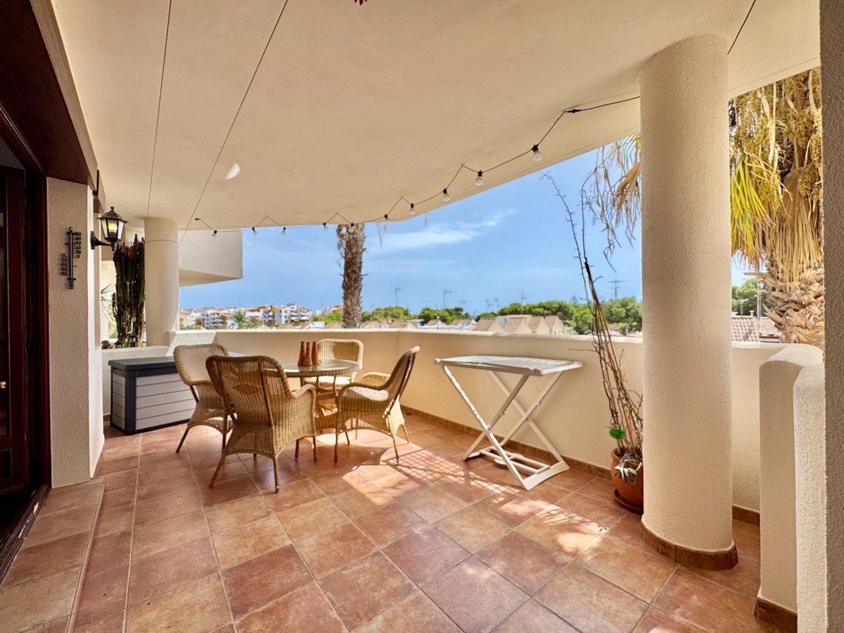 2 Bed Middle Floor Apartment in Punta Prima