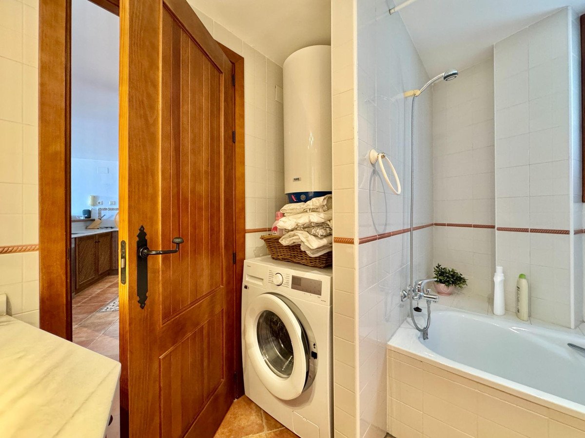 2 Bed Middle Floor Apartment in Punta Prima