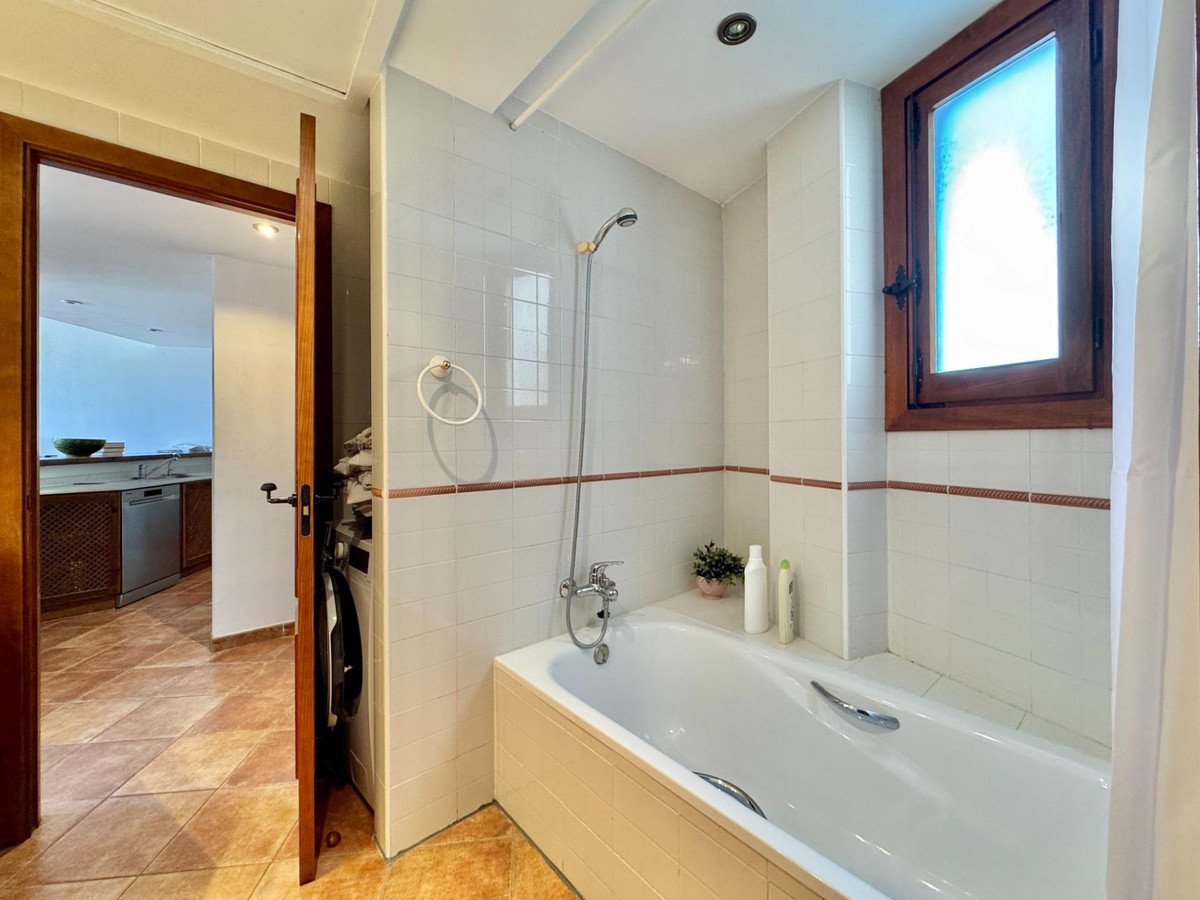 2 Bed Middle Floor Apartment in Punta Prima