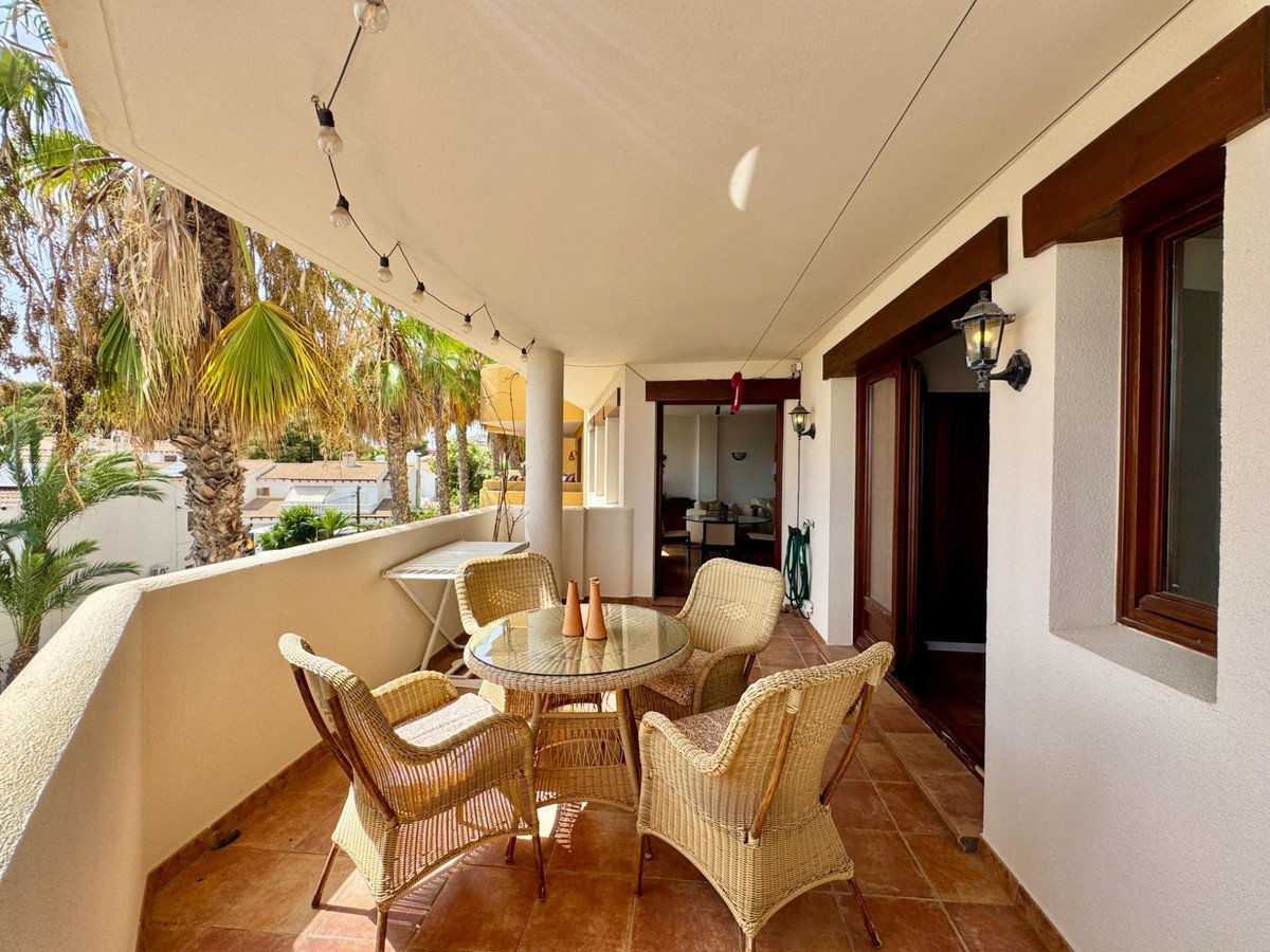 2 Bed Middle Floor Apartment in Punta Prima