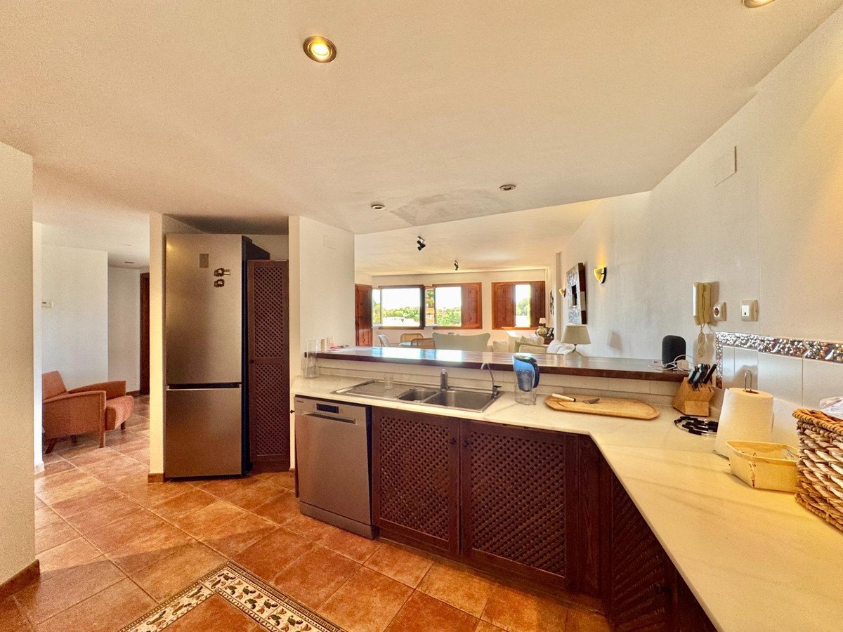 2 Bed Middle Floor Apartment in Punta Prima
