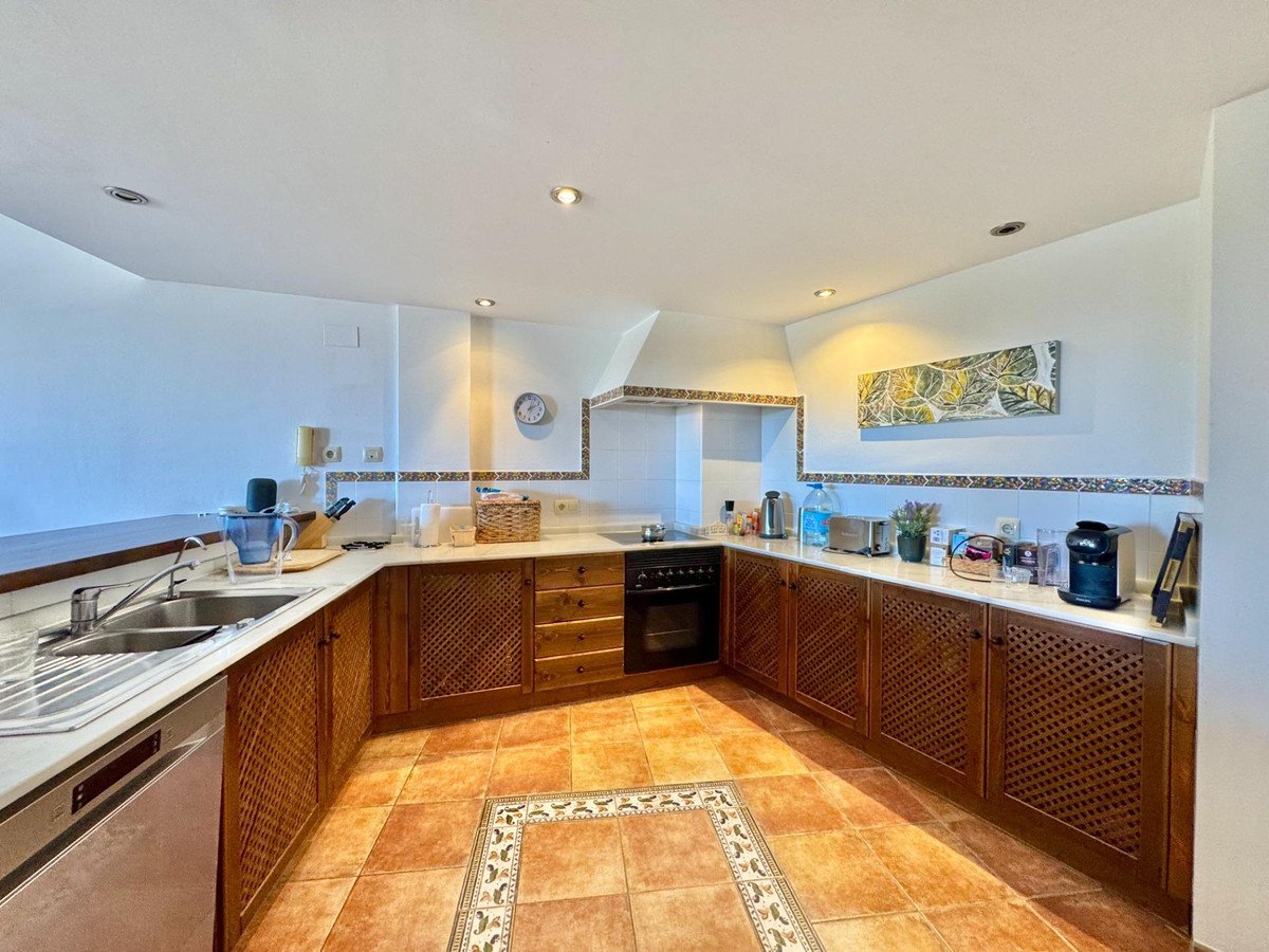 2 Bed Middle Floor Apartment in Punta Prima