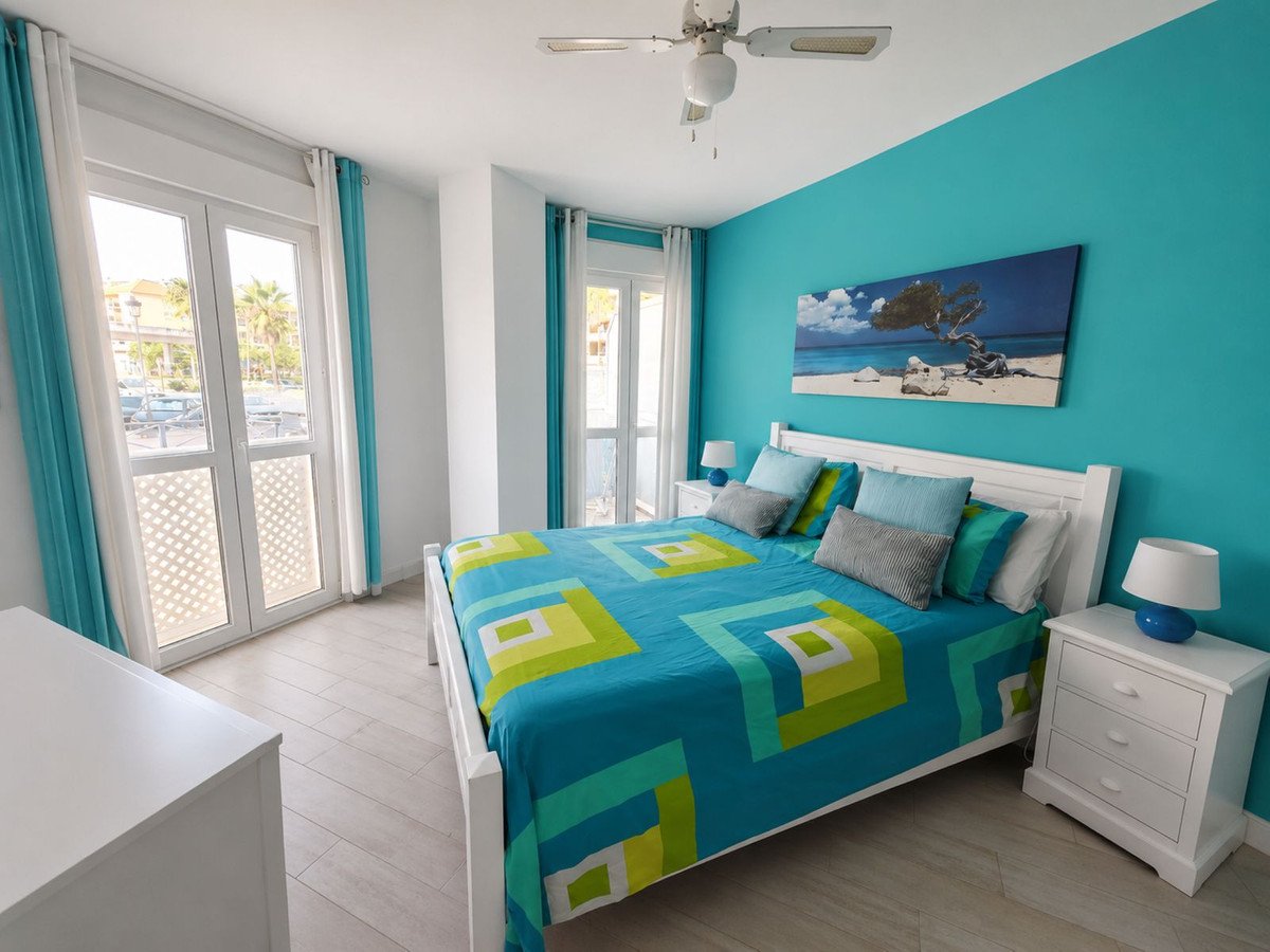2 Bed Middle Floor Apartment in San Luis de Sabinillas