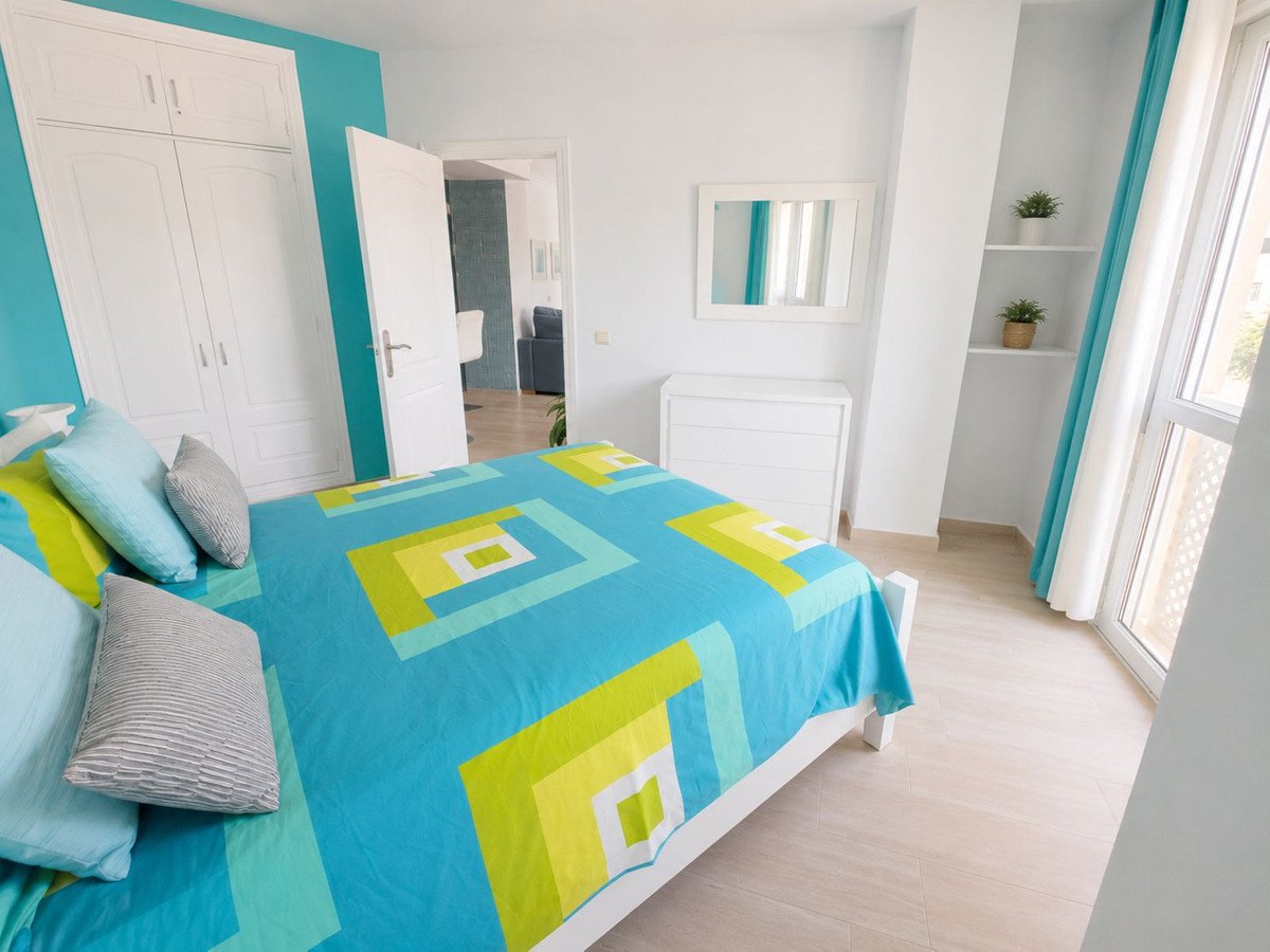 2 Bed Middle Floor Apartment in San Luis de Sabinillas