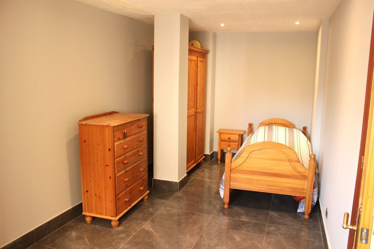 5 Bed Detached Villa in La Zenia