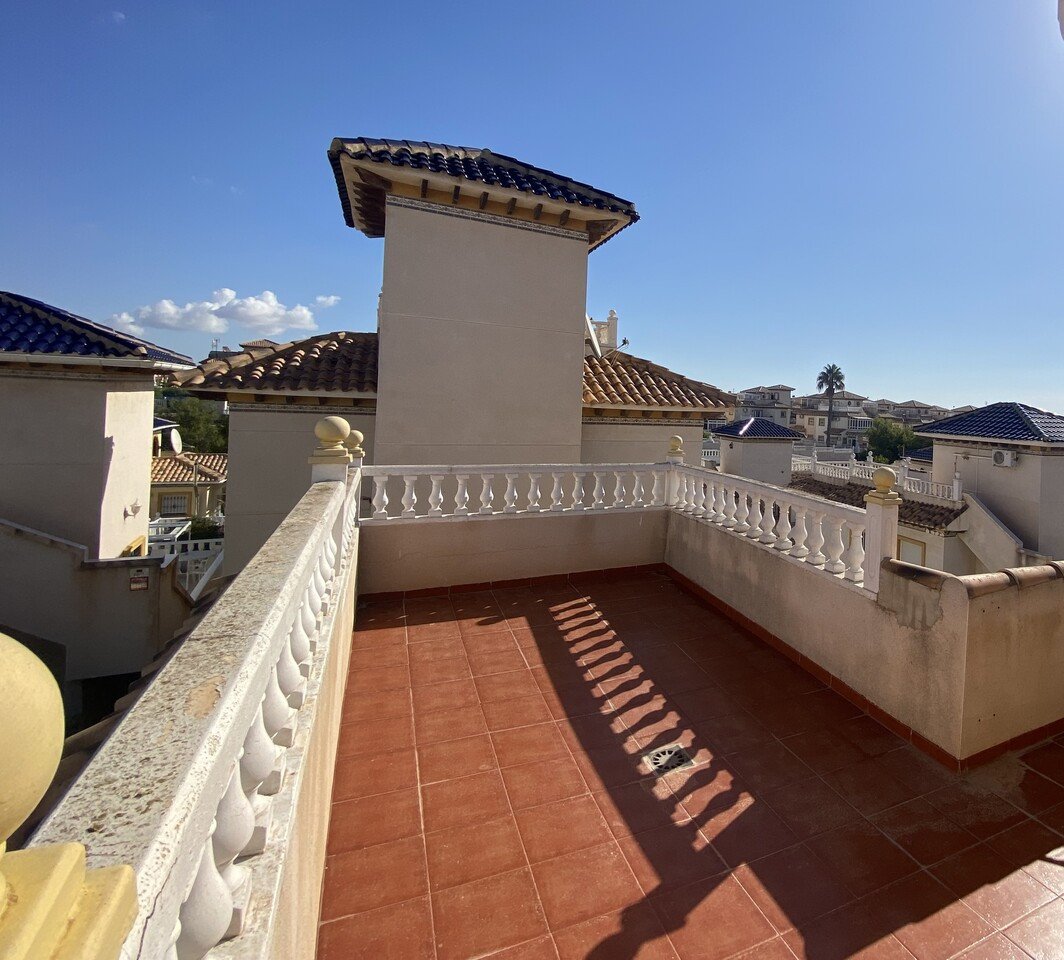 5 Bed Detached Villa in La Zenia