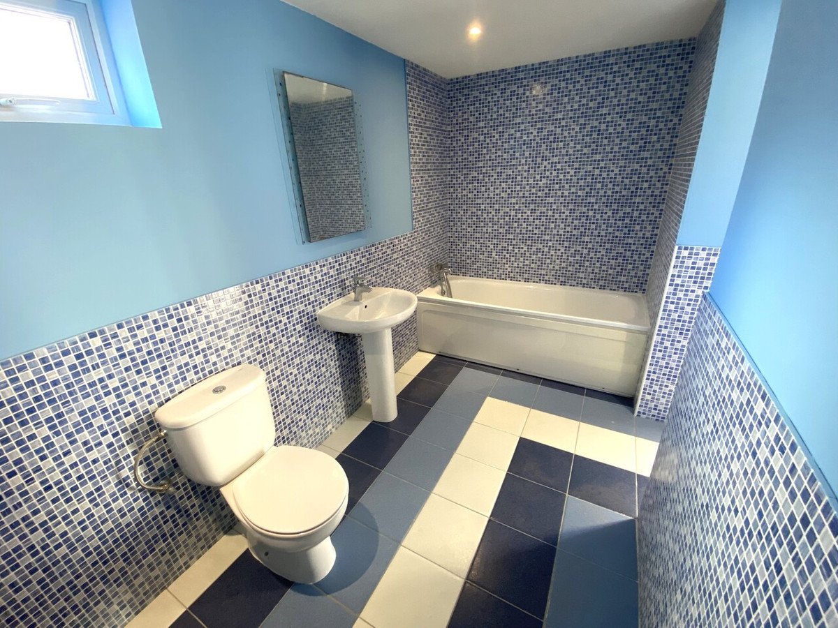 5 Bed Detached Villa in La Zenia