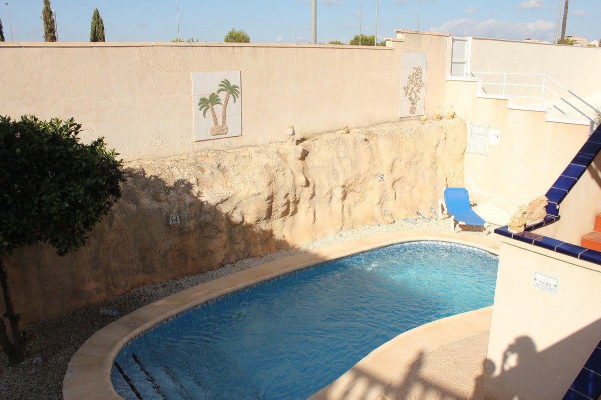 5 Bed Detached Villa in La Zenia