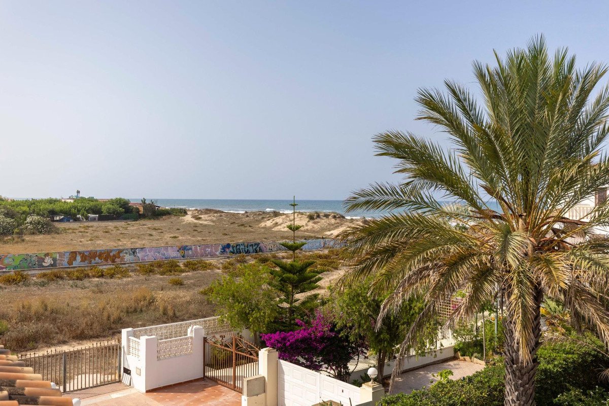 4 Bed Townhouse in Oliva