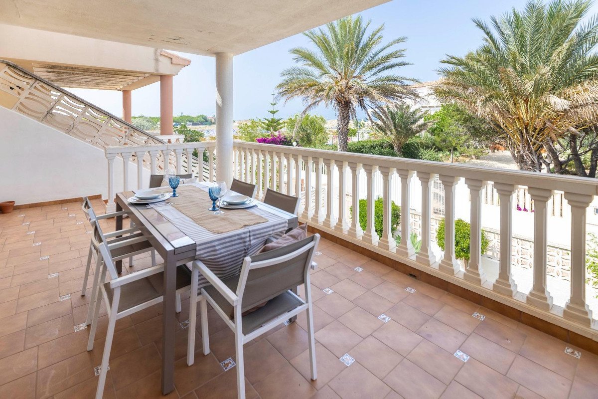 4 Bed Townhouse in Oliva