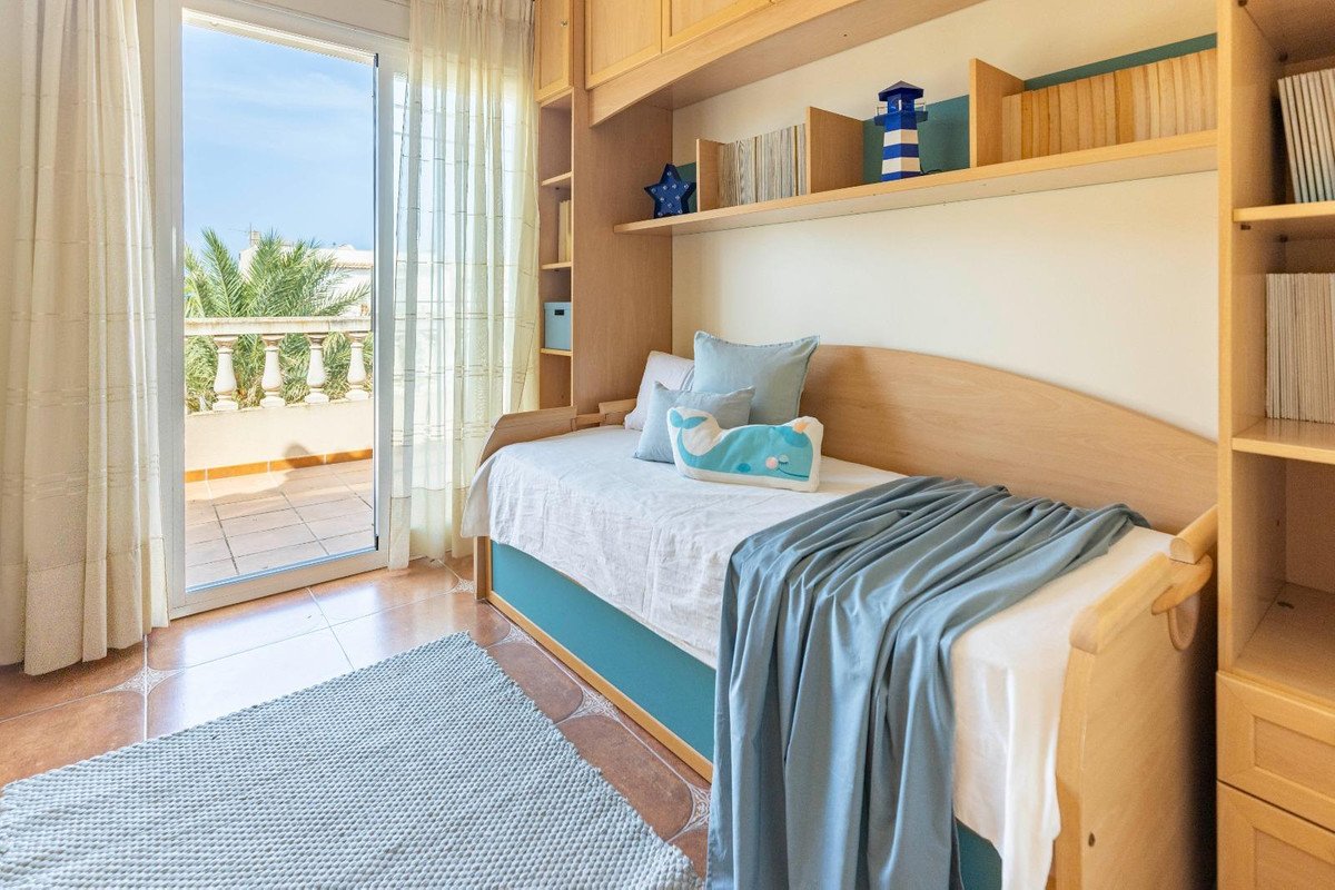 4 Bed Townhouse in Oliva