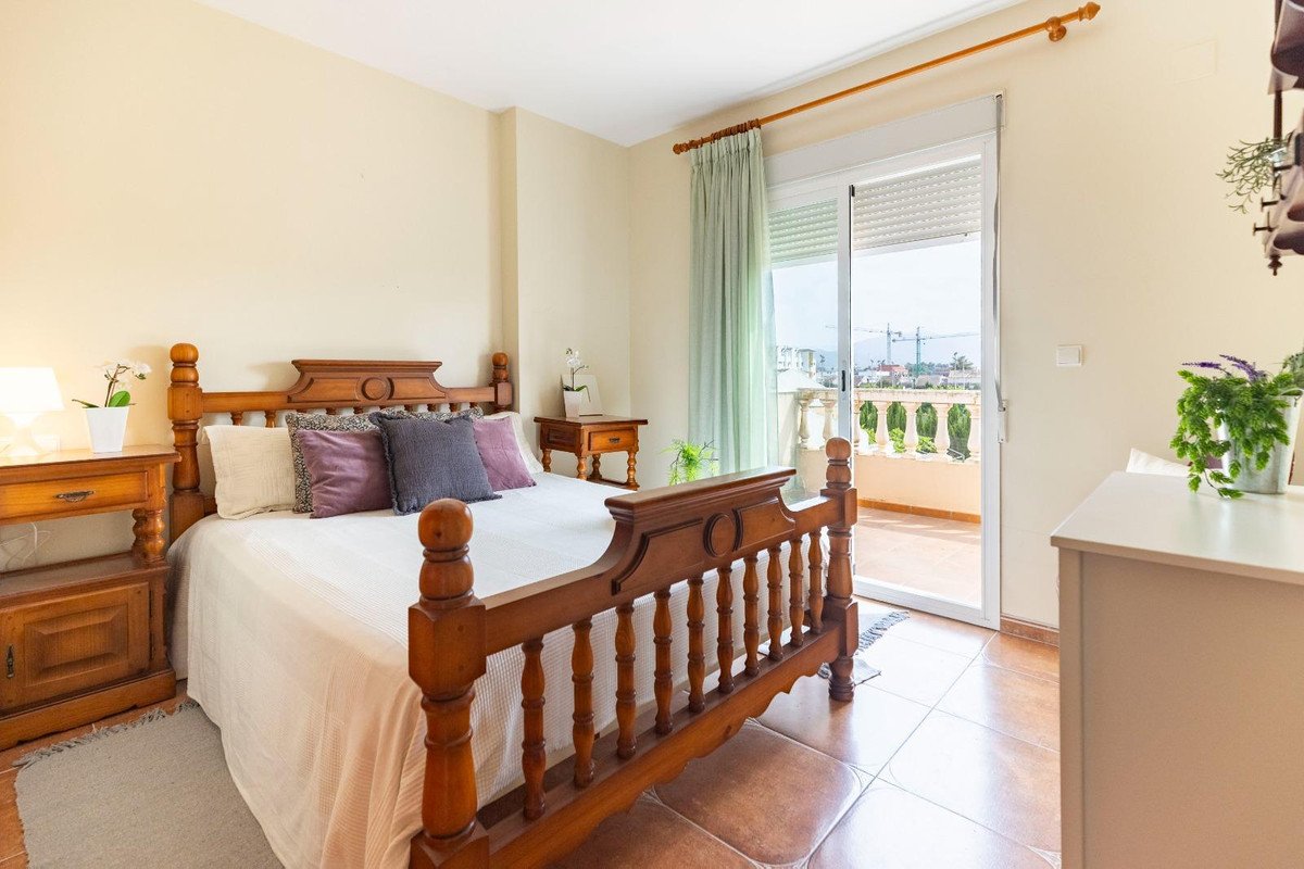 4 Bed Townhouse in Oliva