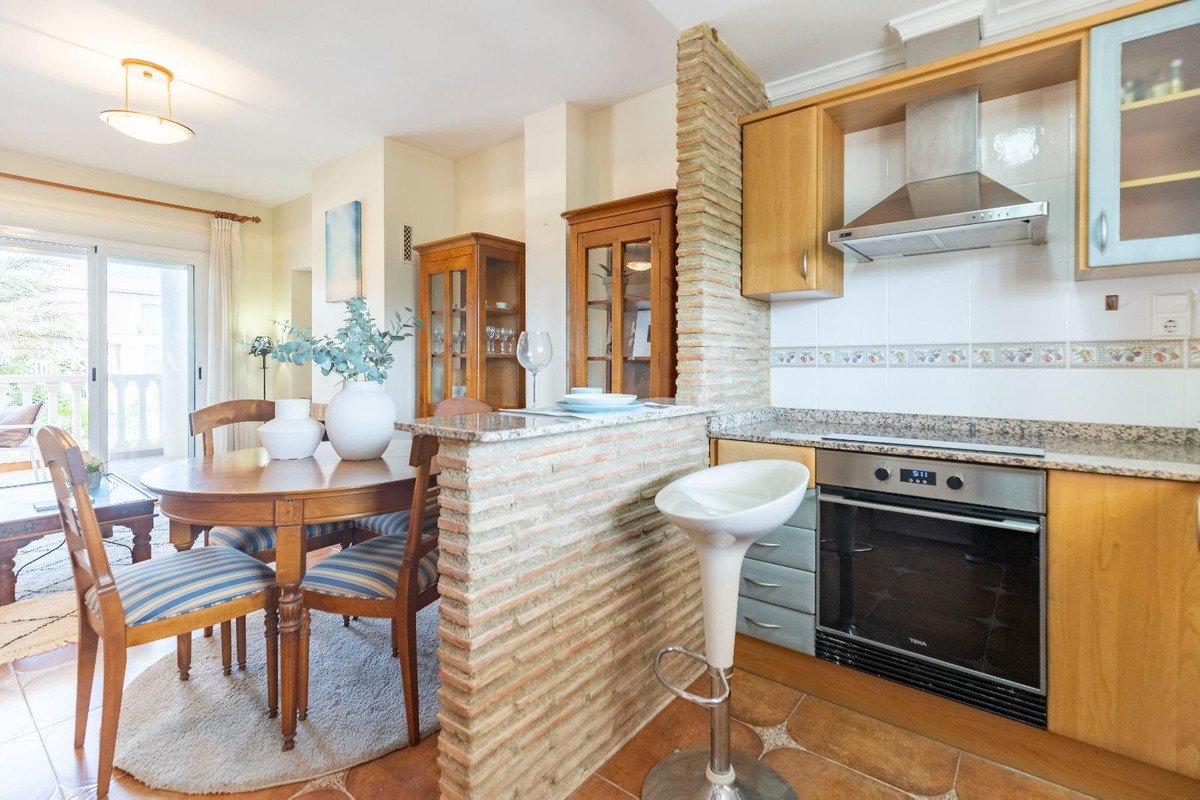 4 Bed Townhouse in Oliva