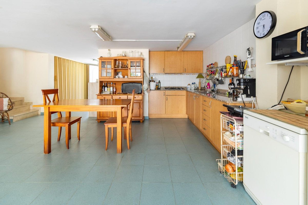 4 Bed Townhouse in Oliva