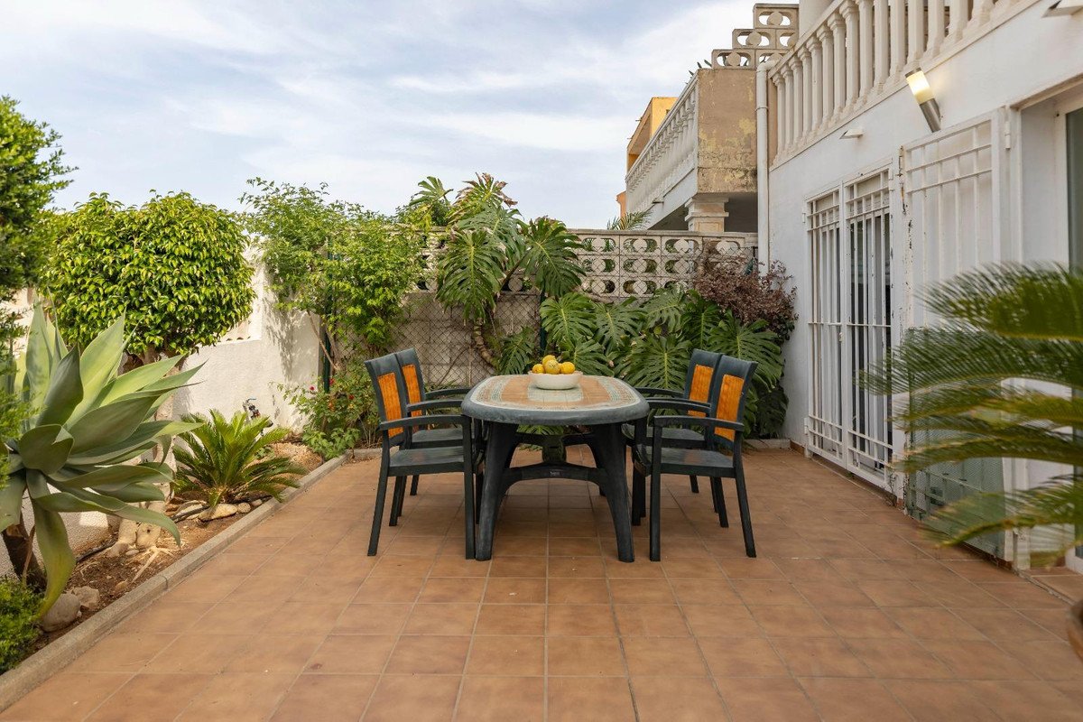 4 Bed Townhouse in Oliva