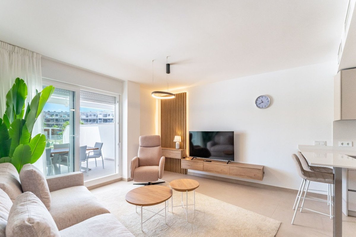 2 Bed Ground Floor Apartment in La Duquesa