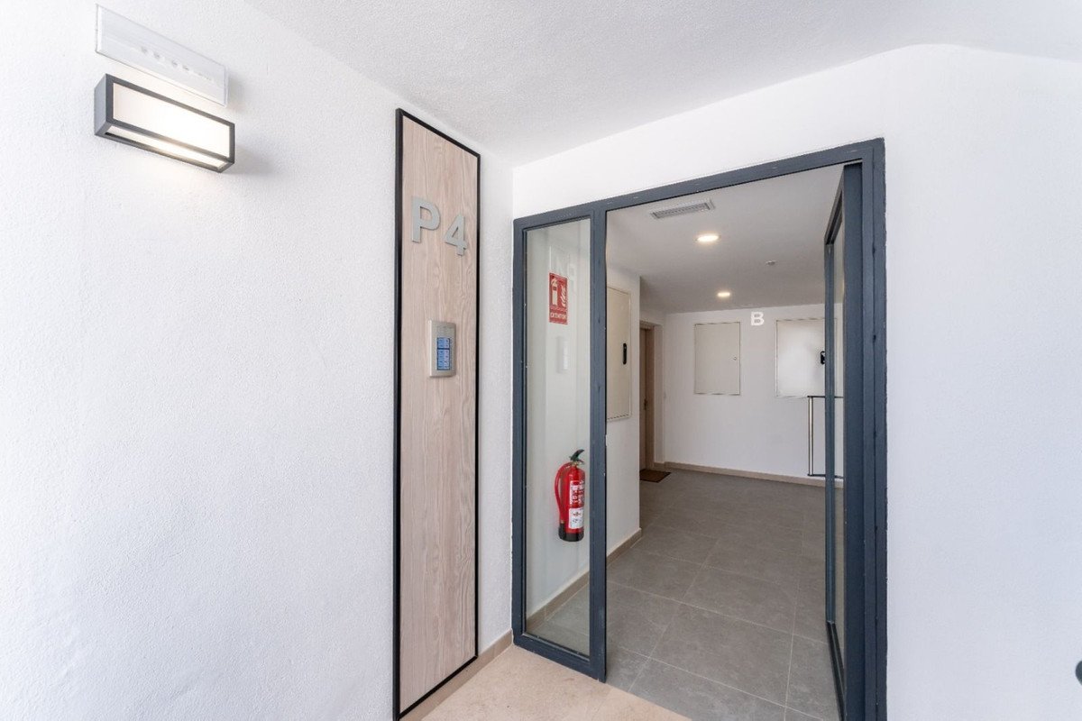 2 Bed Ground Floor Apartment in La Duquesa
