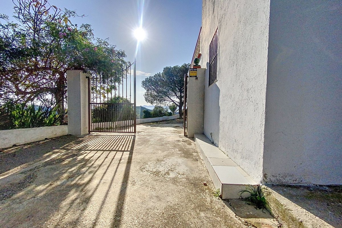6 Bed Finca - Cortijo in Pizarra