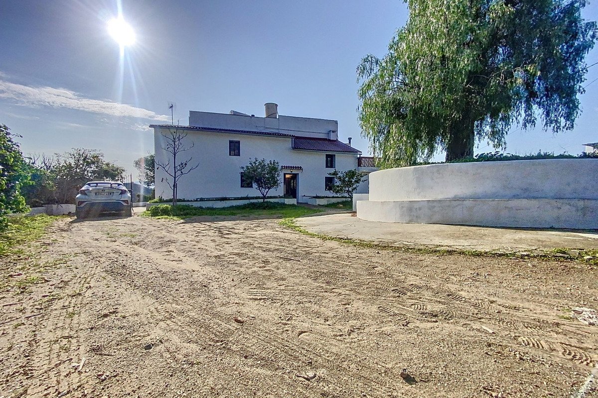 6 Bed Finca - Cortijo in Pizarra
