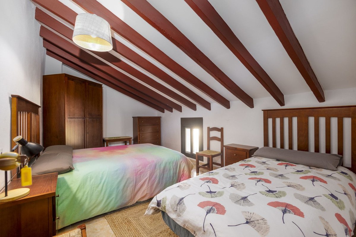 6 Bed Finca - Cortijo in Pizarra