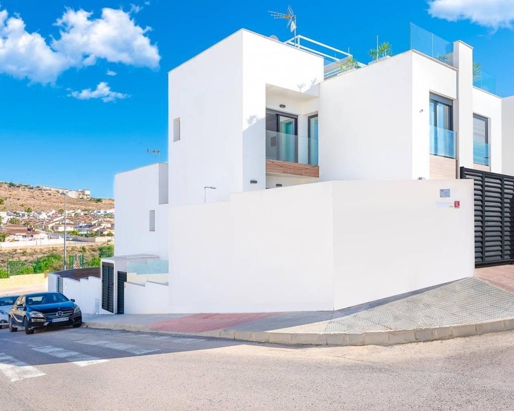 4 Bed Detached Villa in Benijofar