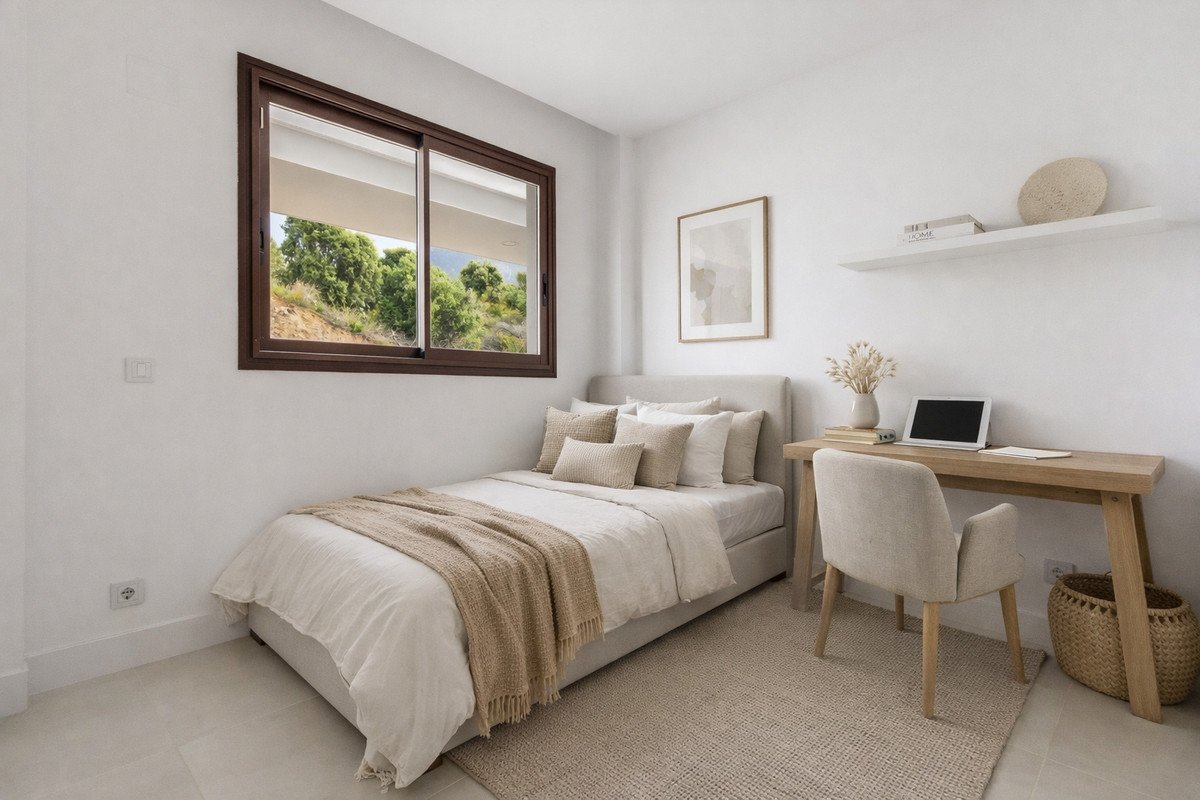 2 Bed Middle Floor Apartment in Fuengirola