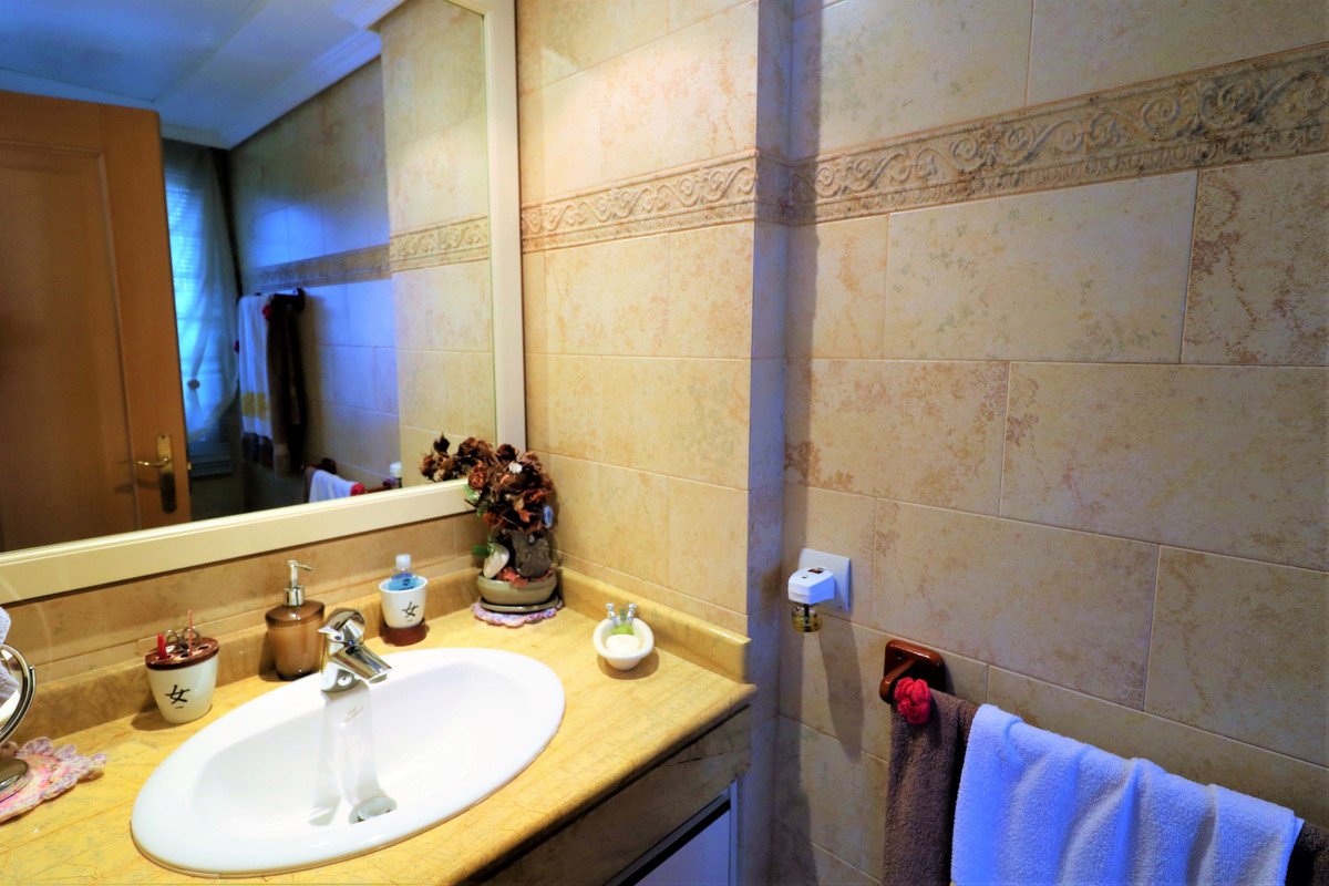 3 Bed Semi-Detached House in Estepona