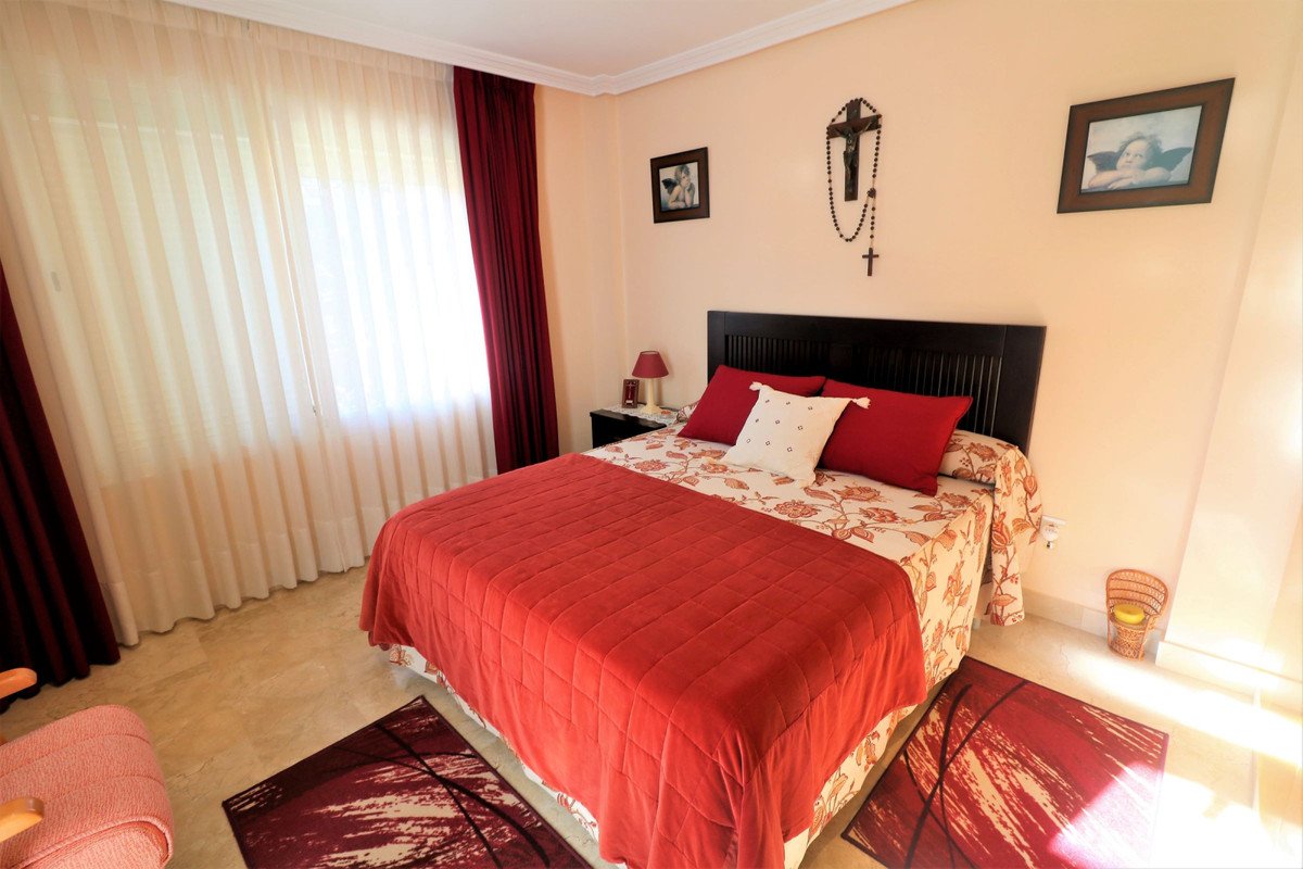 3 Bed Semi-Detached House in Estepona